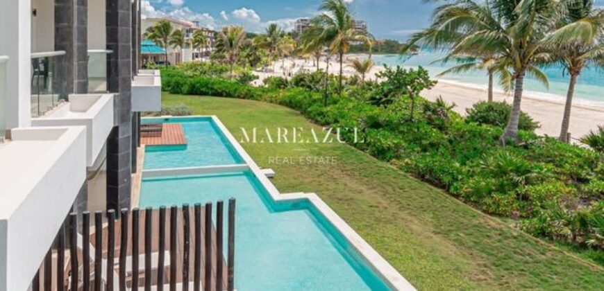 Mareazul, beachfront condo