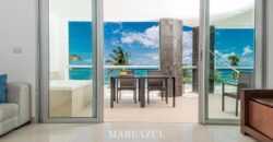 Mareazul, beachfront condo