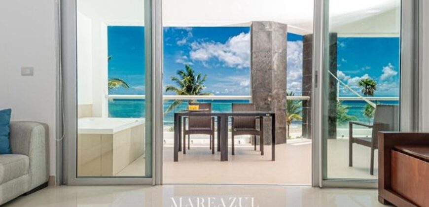 Mareazul, beachfront condo