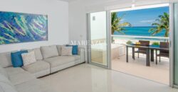 Mareazul, beachfront condo